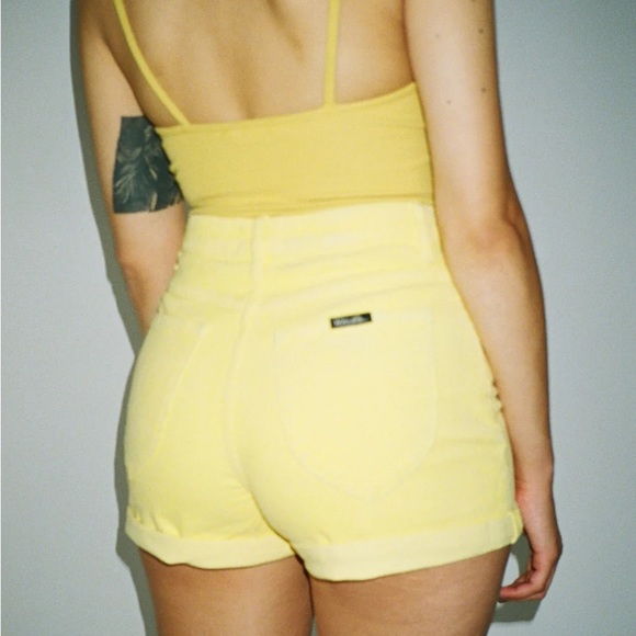 ROLLA'S Pants - ROLLA’S Dusters High Rise Slim Yellow Rolled Corduroy Short